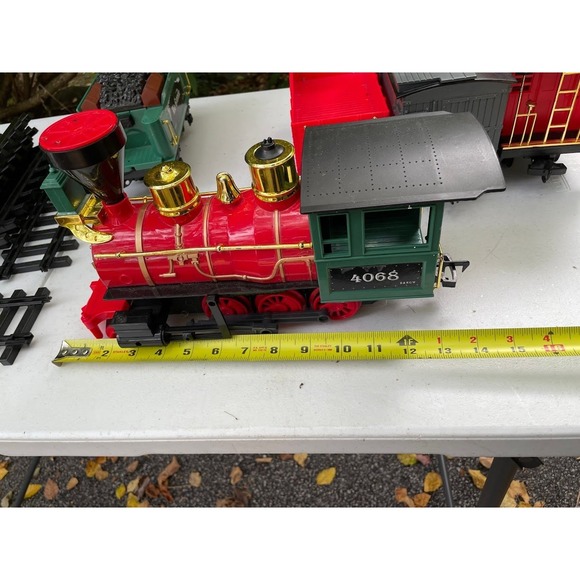 Rio Grande Model Scientific Train Set Engine Cars Track Collection-Xmas train - Picture 4 of 10